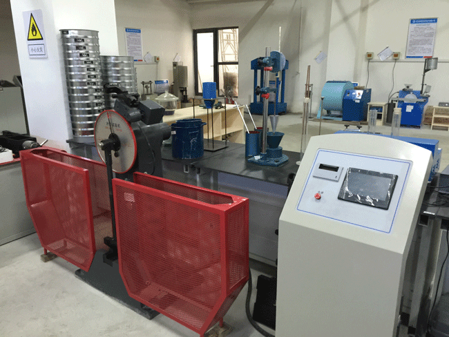 The impact testing machine should pay attention to details