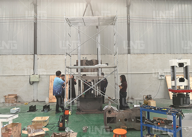 Jinan Liling Testing Machine 200 ton Microcomputer Controlled Electro Hydraulic Servo Universal Testing Machine Assembly Site Record: Exquisitely crafted, creating a new benchmark for testing equipment