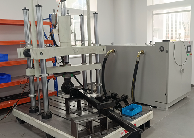 New breakthrough in domestic high-end equipment! Jinan Liling leaf spring fatigue testing machine delivered to a well-known domestic automotive component enterprise, helping to improve the reliability of the entire vehicle