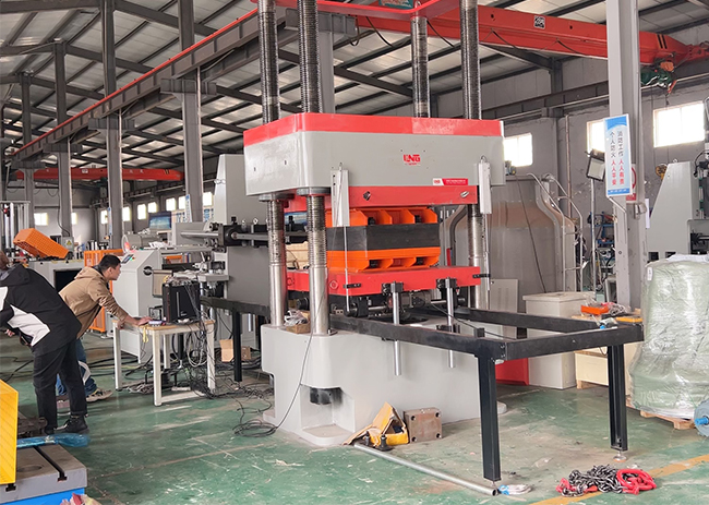 Guarding the safety of bridge joints, this compression shear testing machine is the standard equipment for quality inspection hard core
